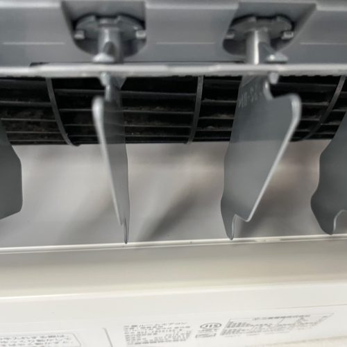 お掃除機能付きエアコンルーバーの汚れ